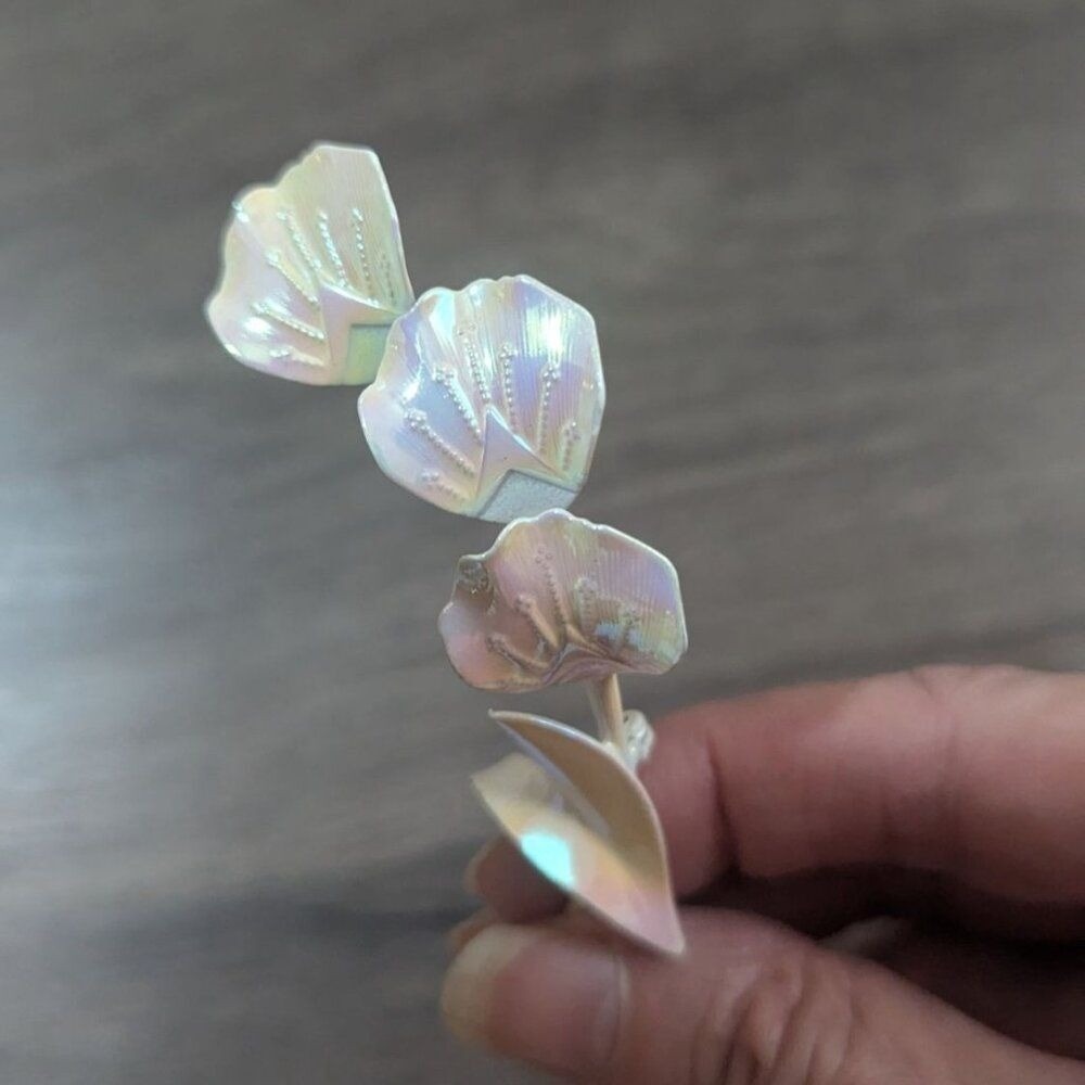Vintage Iridescent Pearl Finish Triple Flower Brooch Mid Century Floral Pin 3.5" - Picture 5 of 8